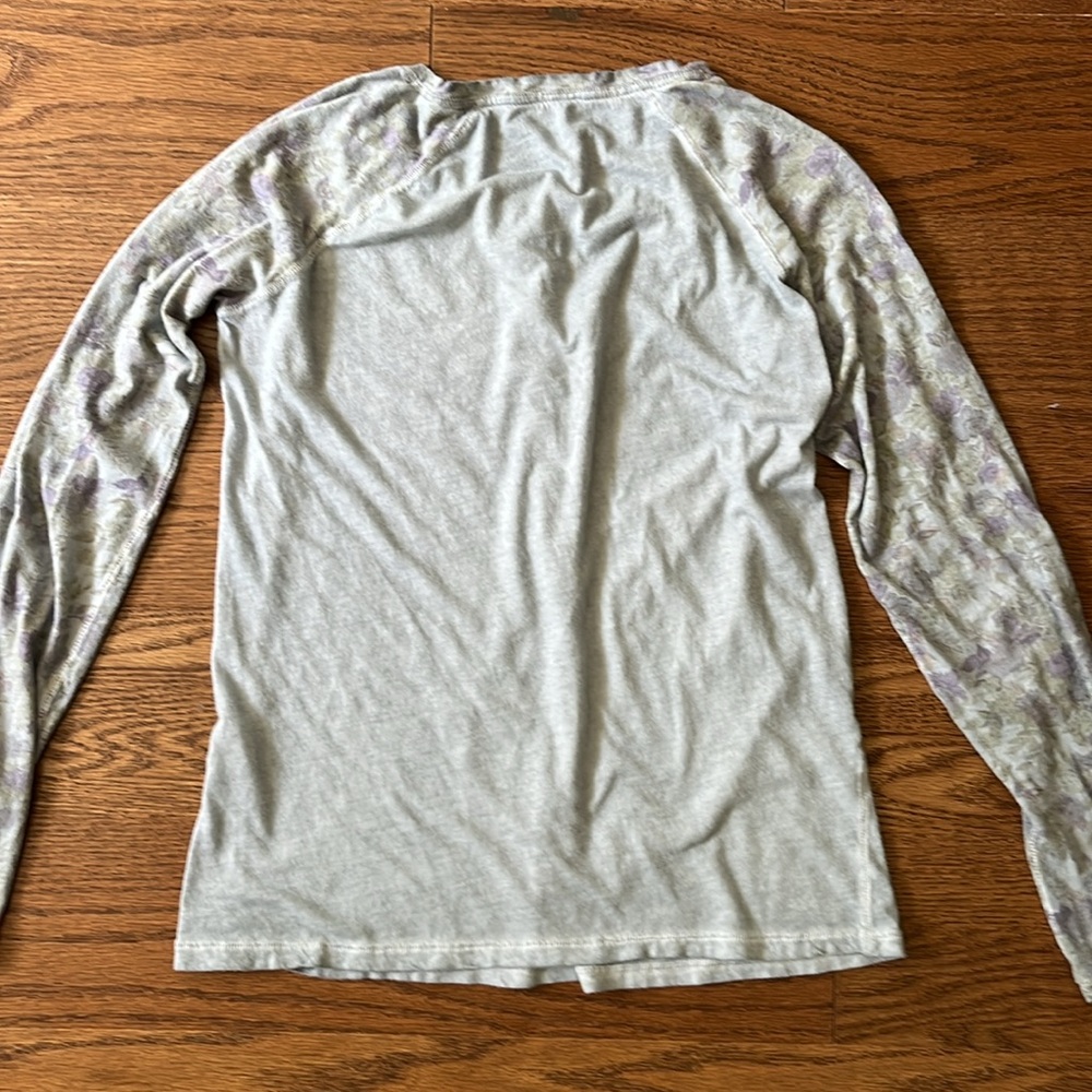 Lucky Brand Vintage Blue Henley. - Picture 7 of 7